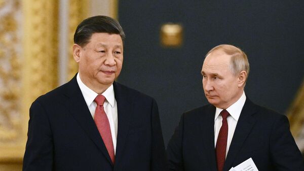 El mandatario chino, Xi Jinping, y el mandatario ruso, Vladímir Putin, el 21 de marzo, 2023 - Sputnik Mundo