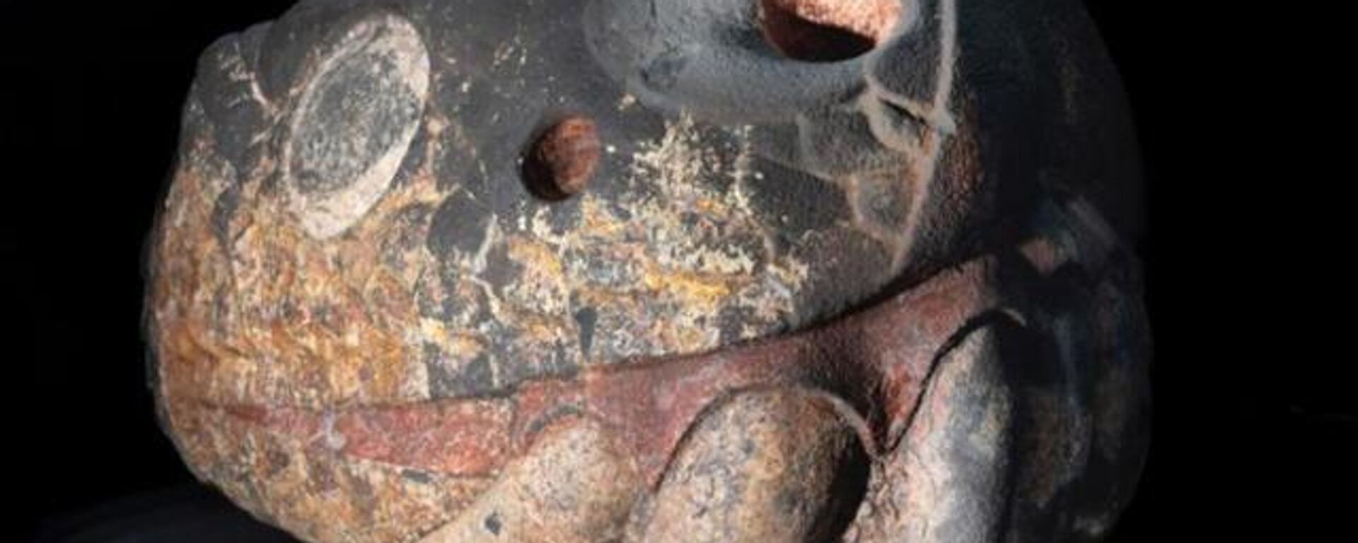 Gigantesca cabeza de serpiente azteca encontrada en una excavación bajo una universidad de la Ciudad de México. - Sputnik Mundo, 1920, 23.10.2023