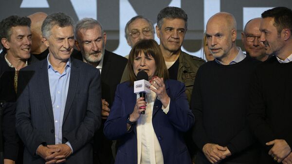 Mauricio Macri, Patricia Bullrich y Horacio Rodríguez Larreta (de izquierda a derecha) - Sputnik Mundo