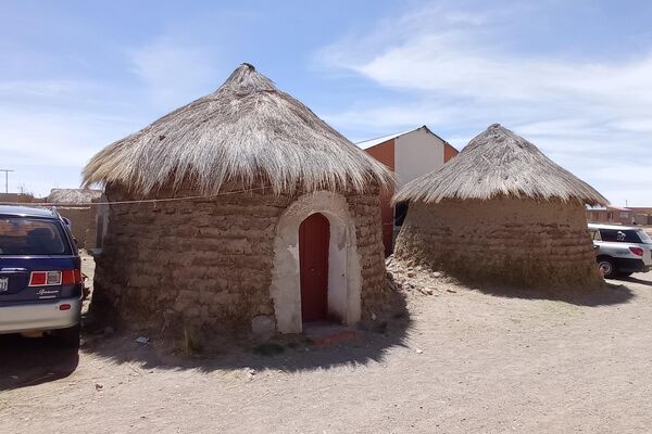 La comunidad Uru de Llapallapani, en el departamento de Oruro, sobre el lago Poopó. - Sputnik Mundo