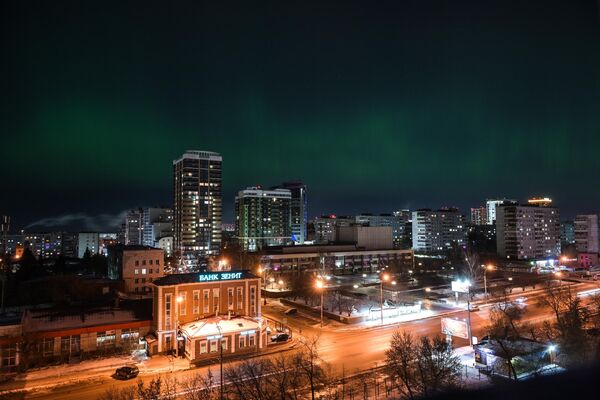 Aurora boreal en Novosibirsk. - Sputnik Mundo