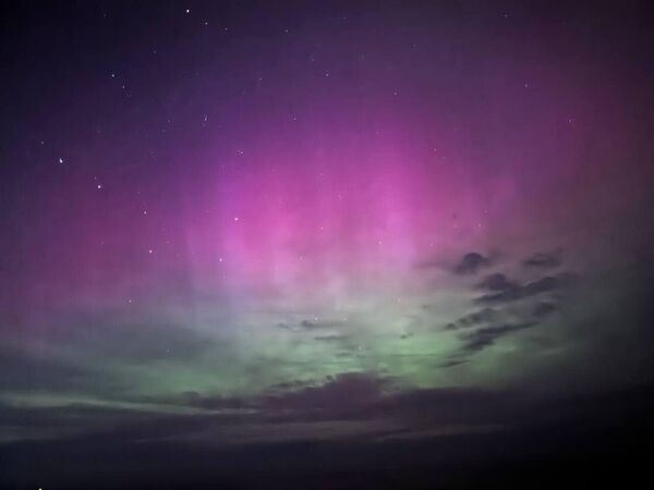 La aurora boreal se extendió hasta Crimea. Se observó en el norte de Kazajistán, Turquía y varios países europeos. - Sputnik Mundo