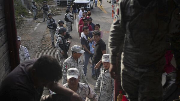 El personal del Ejército mexicano, así como de la Guardia Nacional y Marina se desplegaron en el estado de Guerrero. - Sputnik Mundo