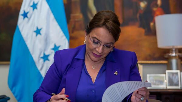 La presidenta de Honduras, Xiomara Castro - Sputnik Mundo