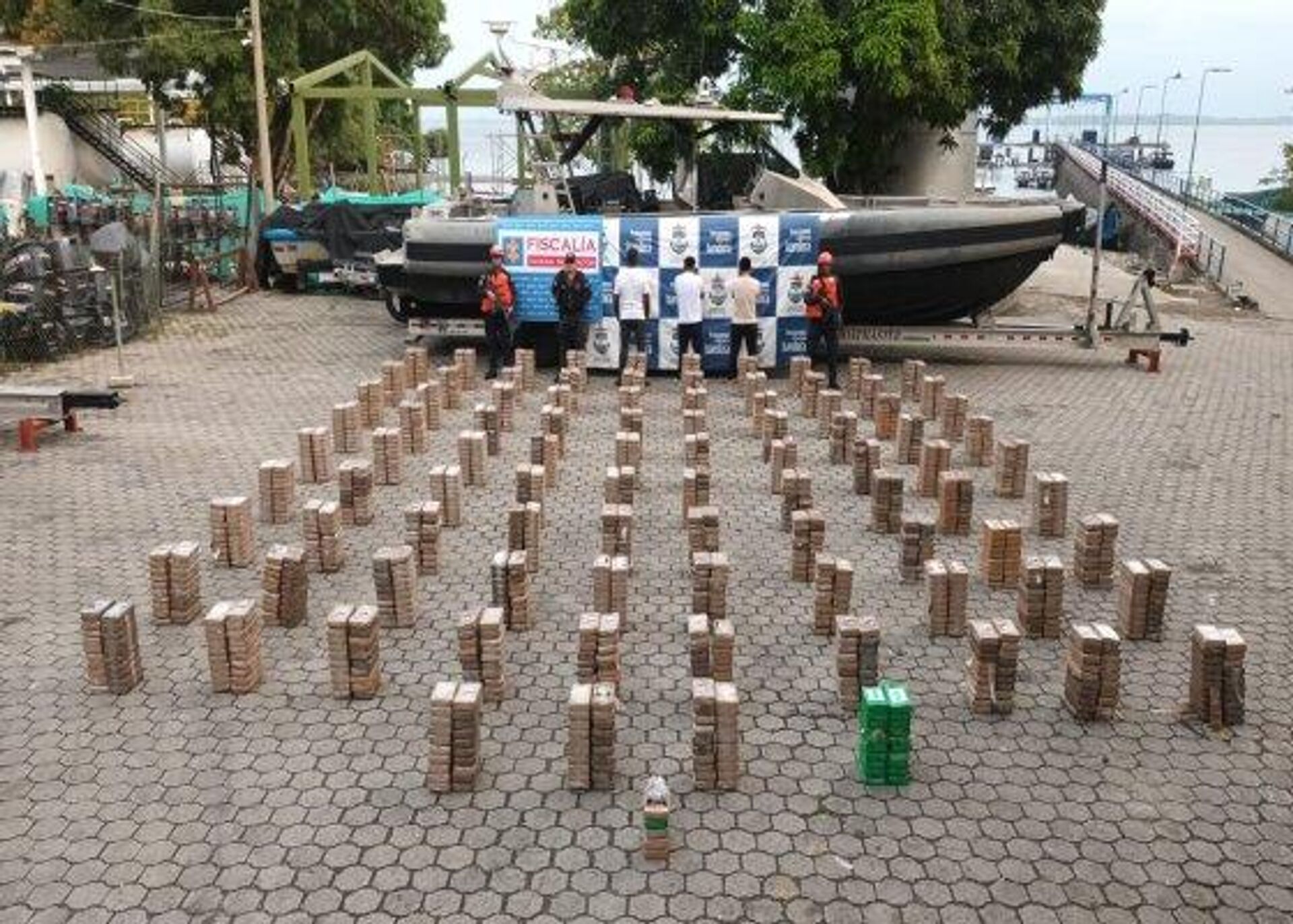 La armada colombiana incautó 1.800 kg de cocaína que eran transportados en un semisumergible. - Sputnik Mundo, 1920, 12.11.2023