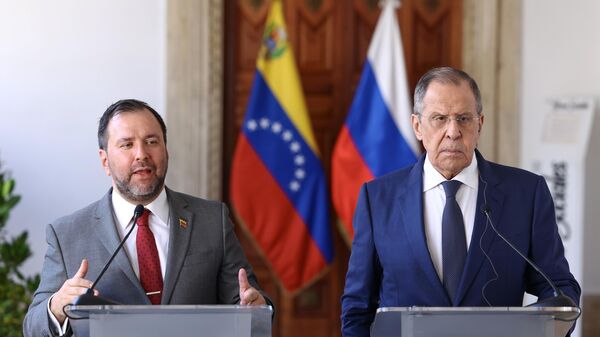 El ministro de Asuntos Exteriores venezolano, Yván Gil Pinto, y el canciller ruso, Serguéi Lavrov (archivo) - Sputnik Mundo