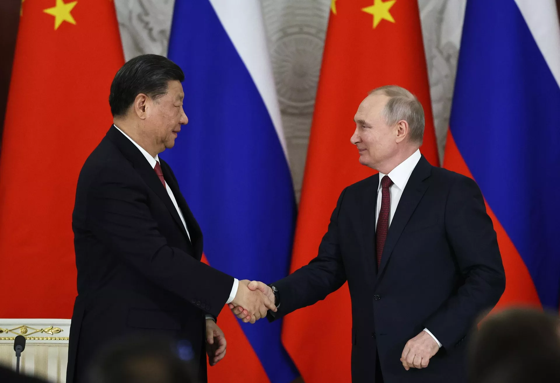 El mandatario chino, Xi Jinping, y el presidente ruso, Vladímir Putin - Sputnik Mundo, 1920, 07.05.2024