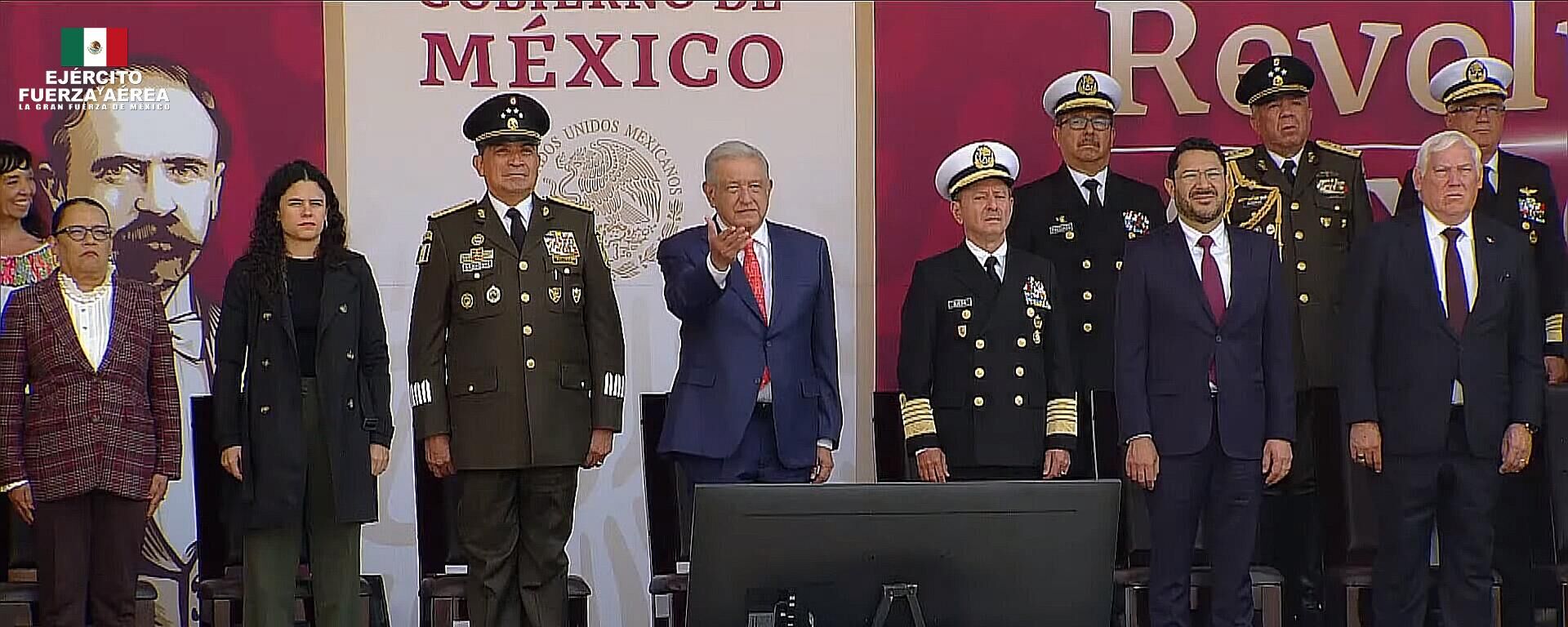 El presidente Andrés Manuel López Obrador en la ceremonia para conmemorar el 113 aniversario de la revolución mexicana. - Sputnik Mundo, 1920, 20.11.2023