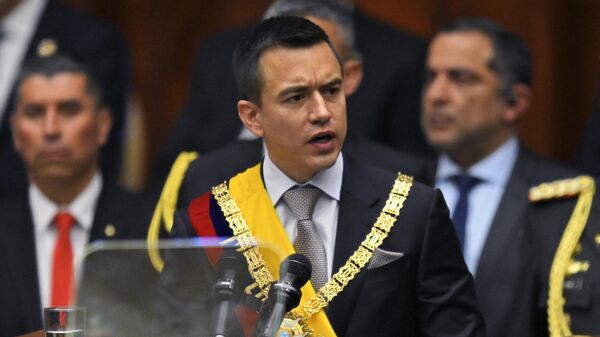 Daniel Noboa en su juramento como nuevo presidente de Ecuador - Sputnik Mundo