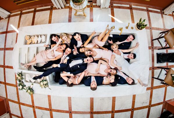 Una imagen del fotógrafo Jeff Tisman (EEUU), ganadora en la categoría Bridal Party (Fiesta nupcial). - Sputnik Mundo