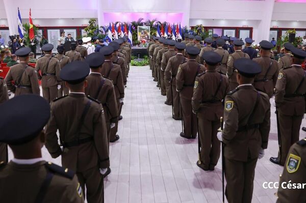 La XXVIII Graduación de oficiales del Centro Superior de Estudios Militares del Ejército de Nicaragua - Sputnik Mundo