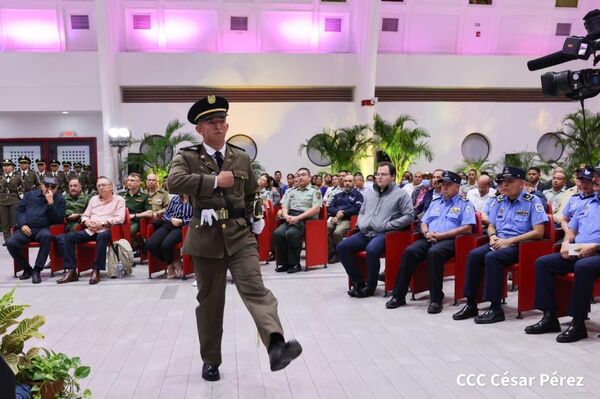 La XXVIII Graduación de oficiales del Centro Superior de Estudios Militares del Ejército de Nicaragua - Sputnik Mundo