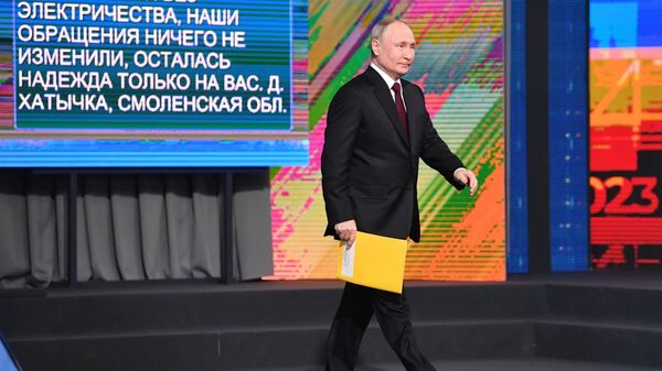 Vladímir Putin en la gran rueda de prensa combinada con la línea directa con el pueblo - Sputnik Mundo