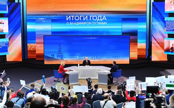 El presidente ruso responde a las preguntas que preocupan al pueblo. - Sputnik Mundo