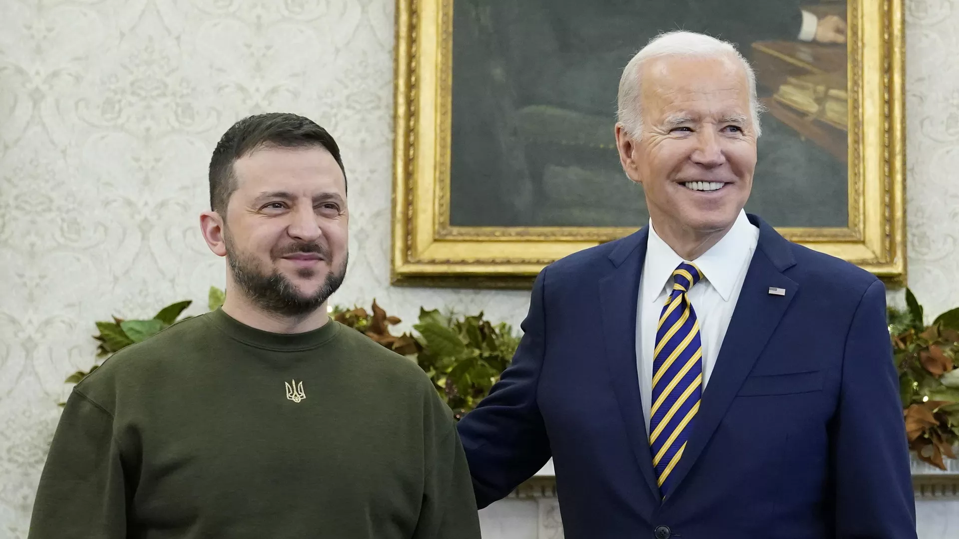 El presidente ucraniano, Volodímir Zelenski, y el presidente de EEUU, Joe Biden - Sputnik Mundo, 1920, 17.04.2024