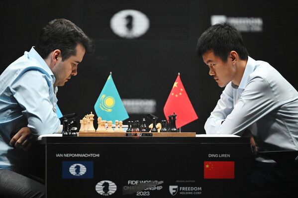 Del 7 al 30 de abril se celebró en Astana, Kazajistán, el Campeonato Mundial de Ajedrez 2023. El decimoséptimo campeón del mundo y primer campeón mundial de ajedrez chino fue Ding Lizhen (dcha.). - Sputnik Mundo