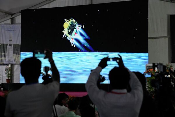 El 14 de julio, la India lanzó la misión Chandrayaan-3 desde el puerto espacial de Sriharikota para aterrizar por primera vez en la Luna. El 23 de agosto, el objetivo fue alcanzado. - Sputnik Mundo