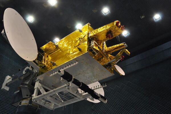 Construcción del satélite boliviano Túpac Katari. - Sputnik Mundo