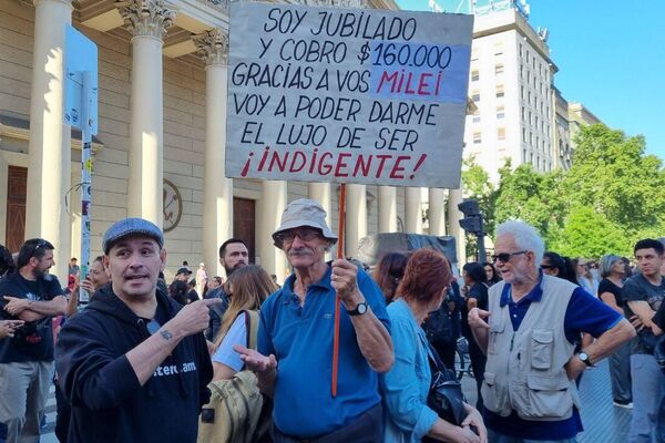 Marcha por el 22⁰ aniversario del Argentinazo en el centro de la Ciudad de Buenos Aires - Sputnik Mundo