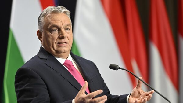 Viktor Orban, el primer ministro húngaro, habla durante su rueda de prensa internacional anual en Budapest, Hungría, el 21 de diciembre de 2023 - Sputnik Mundo