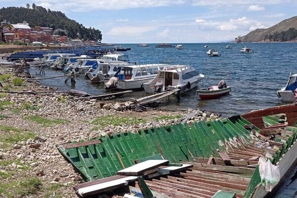 El lago Titicaca revive con la caída de lluvias y sube su nivel de agua. - Sputnik Mundo