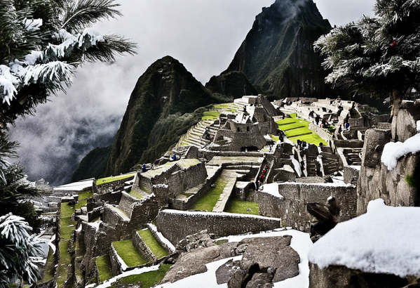 Santuario Histórico de Machu Picchu, Perú, dibujado por la red neuronal. - Sputnik Mundo