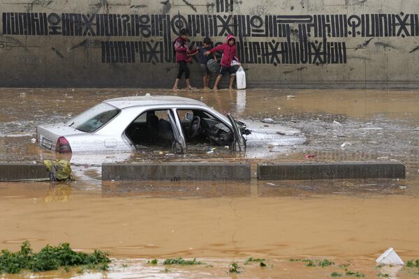 Las inundaciones en Beirut, Líbano. - Sputnik Mundo