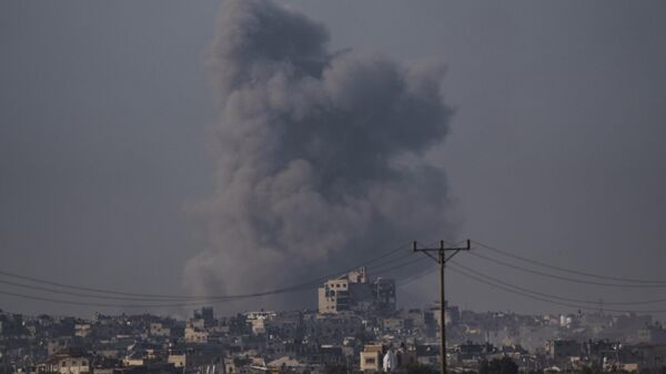 Bombardeos israelíes en la Franja de Gaza  - Sputnik Mundo