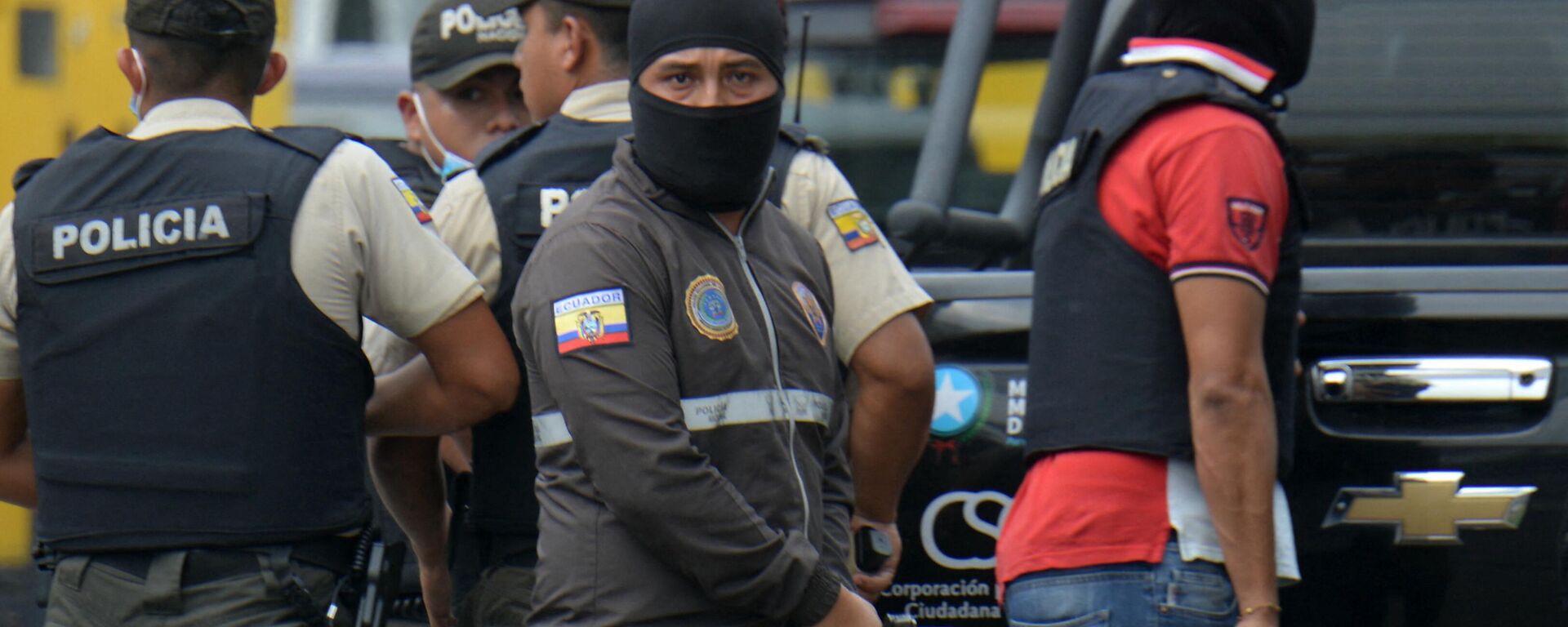 Policías en la ciudad de Guayaquil atendiendo emergencias reportadas en la urbe el 9 de enero de 2024 - Sputnik Mundo, 1920, 10.01.2024