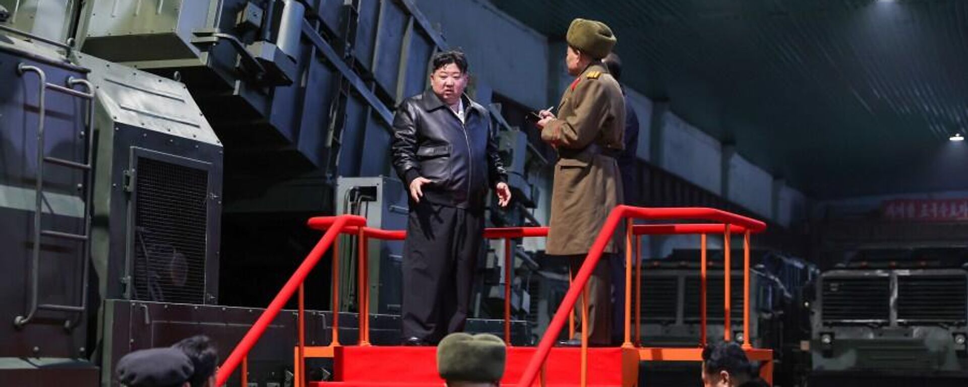 El líder norcoreano Kim Jong-un visita fábricas militares - Sputnik Mundo, 1920, 10.01.2024