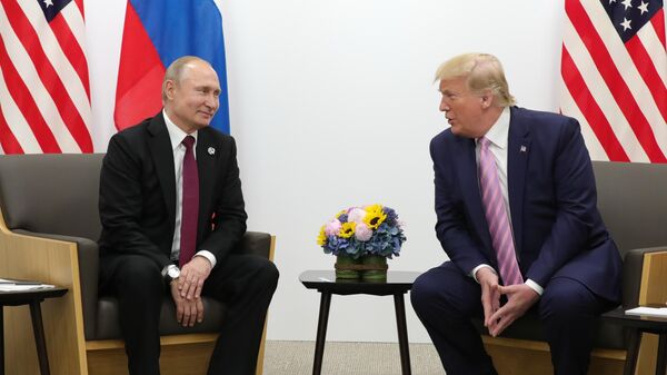 El presidente ruso, Vladímir Putin y el exmandatario de EEUU, Donald Trump - Sputnik Mundo