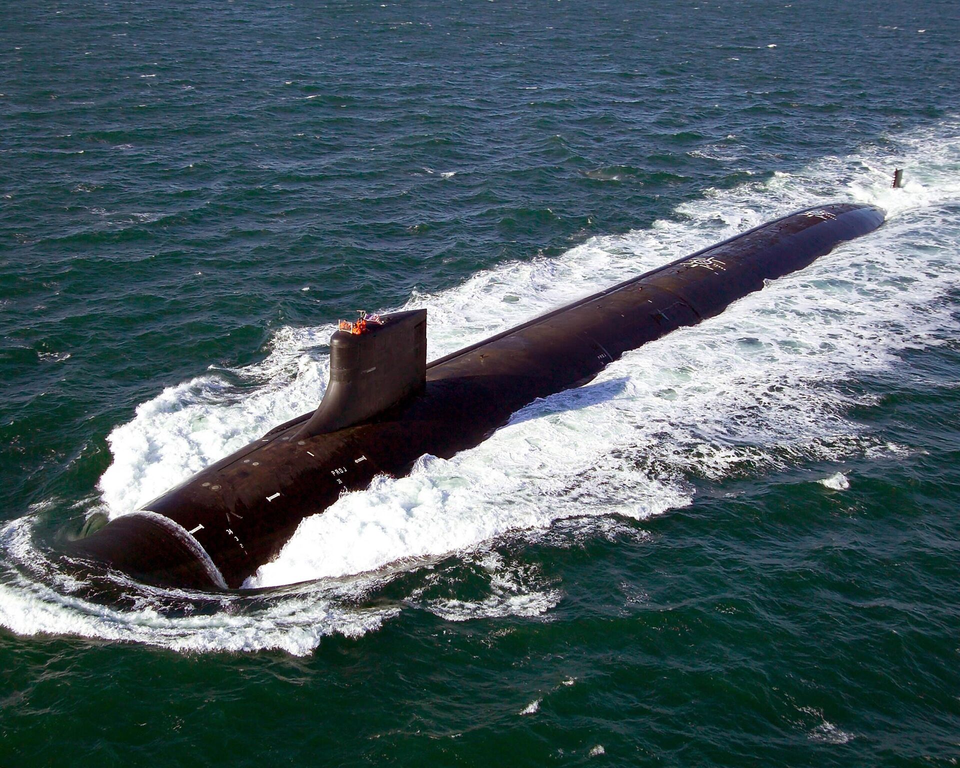 El submarino de ataque de propulsión nuclear Jimmy Carter (SSN 23), de la clase Seawolf, durante las pruebas de mar - Sputnik Mundo, 1920, 22.01.2024