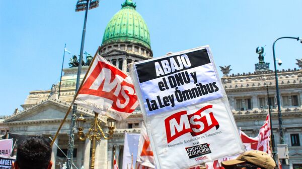 Protestas en Argentina contra la ley ómnibus de Milei  - Sputnik Mundo