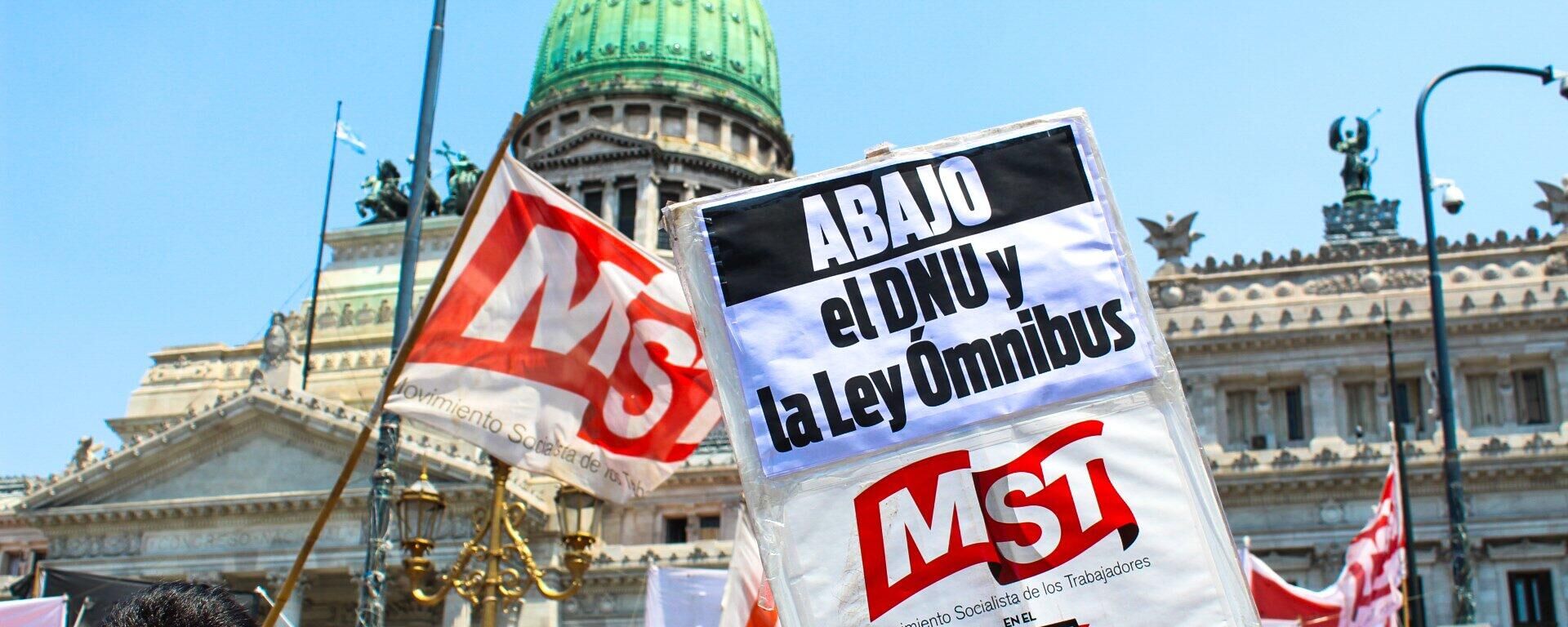 Protestas en Argentina contra la ley ómnibus de Milei  - Sputnik Mundo, 1920, 31.01.2024