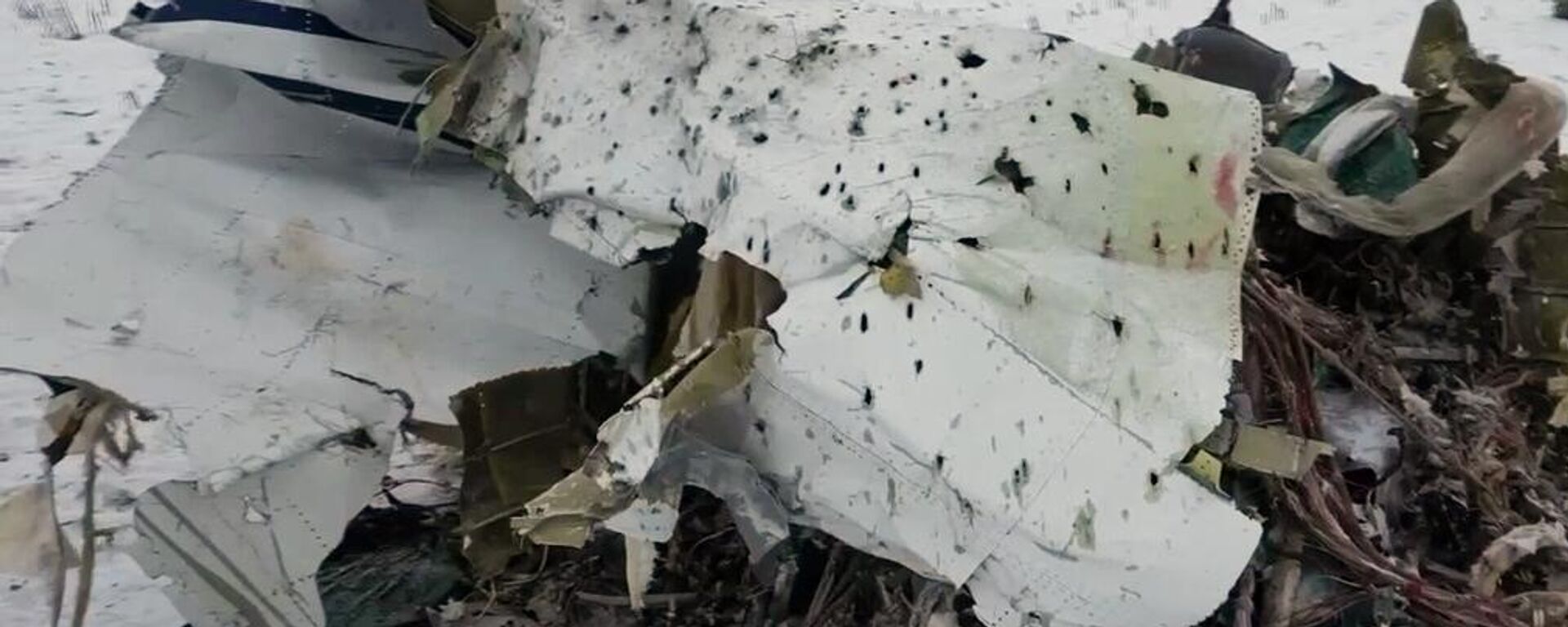 Fragmentos del avión militar ruso Il-76 que fue derribado por Ucrania en la región rusa de Bélgorod, el 24 de enero de 2024  - Sputnik Mundo, 1920, 02.02.2024
