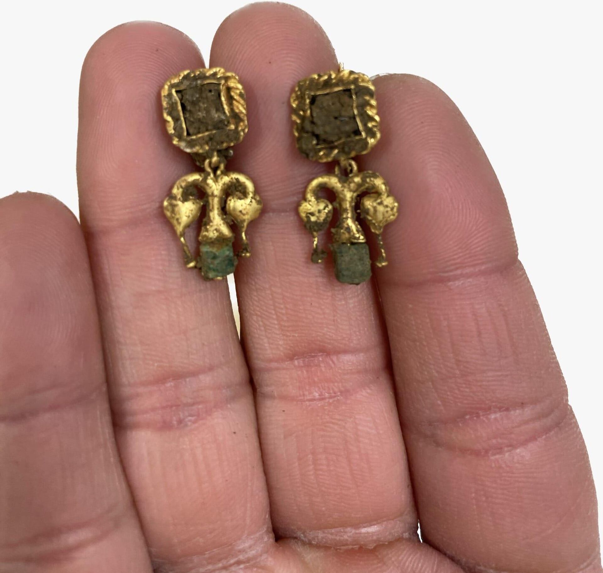 Pendientes de oro encontrados durante una excavación en una necrópolis romana en Tuscania, Italia  - Sputnik Mundo, 1920, 03.02.2024