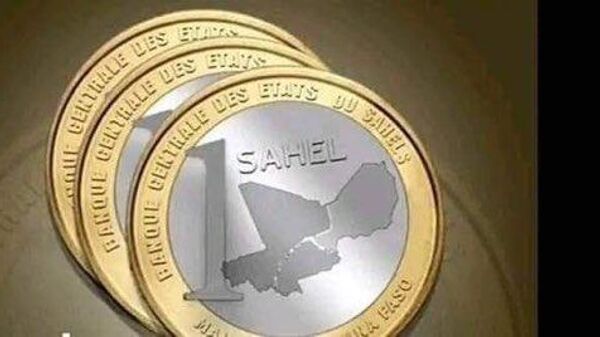 Mali, Burkina Faso y Níger se reunieron en Bamako (Mali) para debatir sobre la futura unión económica y monetaria y anunciaron la posible creación de una moneda única, denominada Sahel, en diciembre de 2023. - Sputnik Mundo