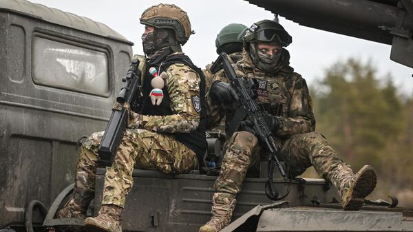Soldados rusos en la dirección de Krasni Limán de la operación especial - Sputnik Mundo
