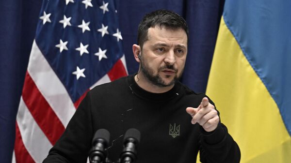 El presidente ucraniano Volodímir Zelenski ofrece una rueda de prensa en la Conferencia de Seguridad de Múnich el 17 de febrero de 2024. - Sputnik Mundo