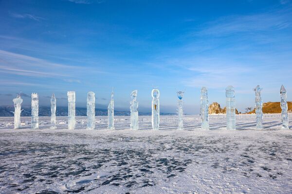 Además de las esculturas de hielo, el festival ofrece la oportunidad de conocer la cultura de los pueblos de Siberia Oriental y Mongolia. - Sputnik Mundo