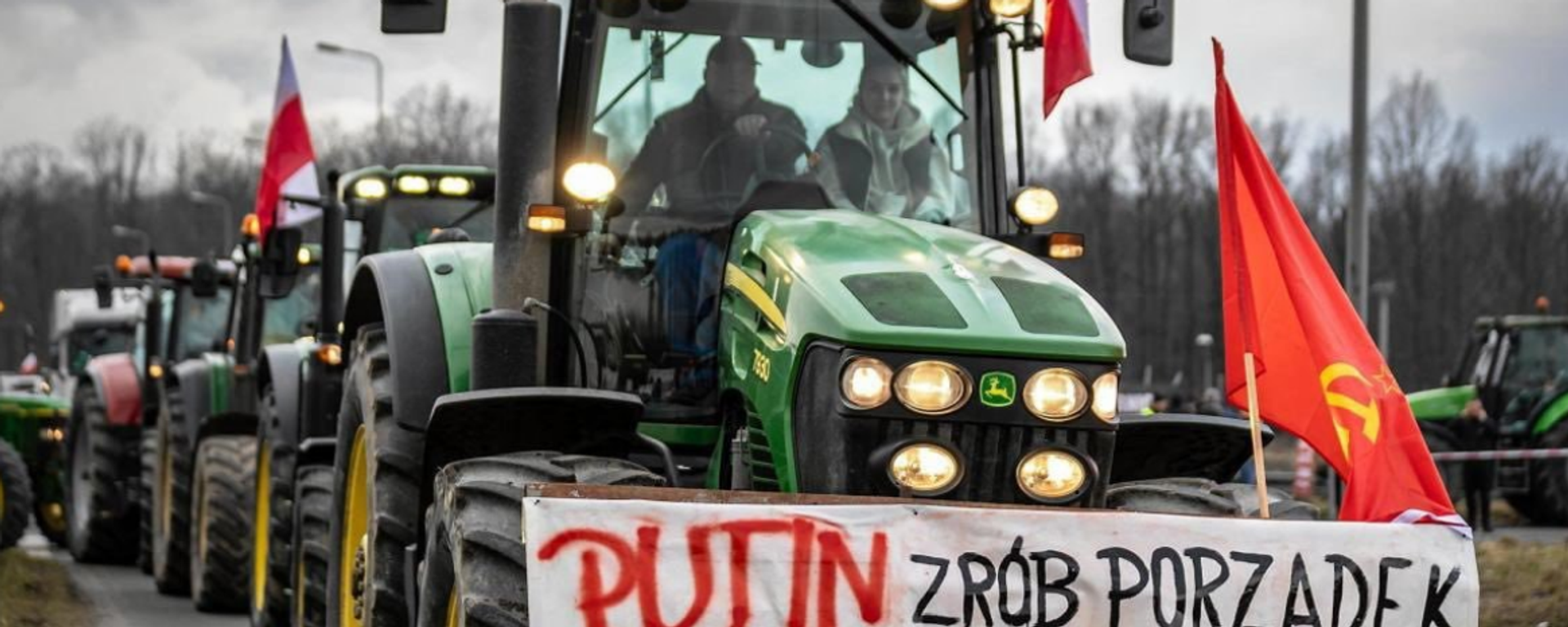 Las protestas de los agricultores polacos contra las importaciones de alimentos ucranianos (captura de pantalla X) - Sputnik Mundo, 1920, 23.02.2024