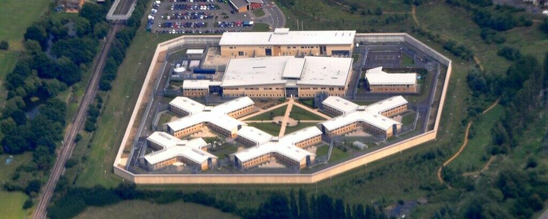 La prisión de Bronzefield en el Reino Unido, la mayor cárcel de mujeres de Europa - Sputnik Mundo, 1920, 25.02.2024
