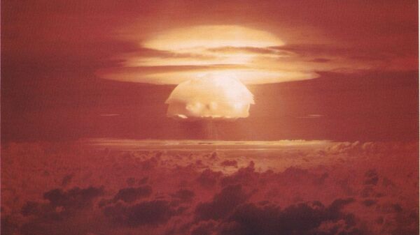 Ensayo nuclear Castle Bravo en el atolón de Bikini - Sputnik Mundo