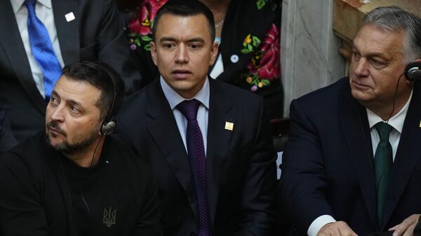 El presidente de Ucrania, Volodímir Zelenski, y el primer ministro de Hungría, Viktor Orban - Sputnik Mundo