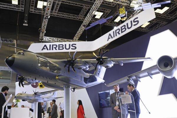 Desde el lanzamiento de DIMDEX se han firmado acuerdos por un valor de más de 32.000 millones de dólares, lo que representa una enorme contribución a la industria mundial de la defensa.En la foto: pabellón de Airbus. - Sputnik Mundo