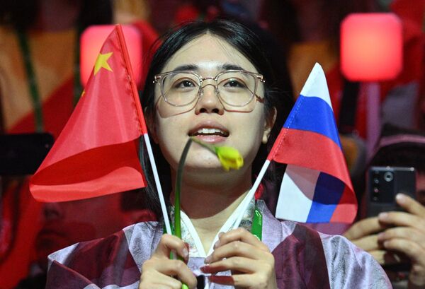 Una participante de China en la ceremonia de clausura del Festival Mundial de la Juventud. - Sputnik Mundo