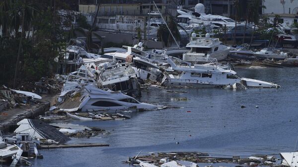Yates dañados por el huracán Otis, en Acapulco, México, el viernes 10 de noviembre de 2023 - Sputnik Mundo