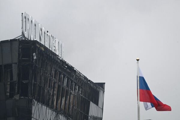 Una vista del edificio de la sala de conciertos Crocus City Hall, destruido como consecuencia del ataque terrorista perpetrado el 22 de marzo. - Sputnik Mundo