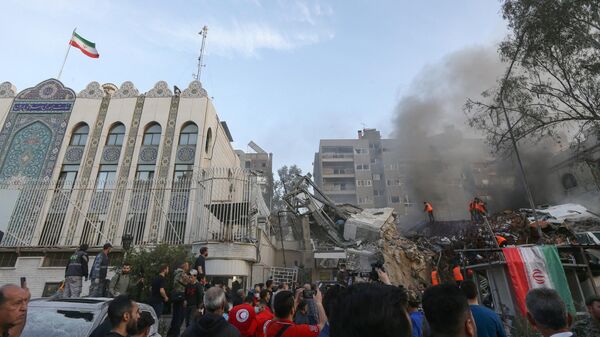 El edificio consular de Irán en Damasco, Siria, atacado por las fuerzas israelíes - Sputnik Mundo