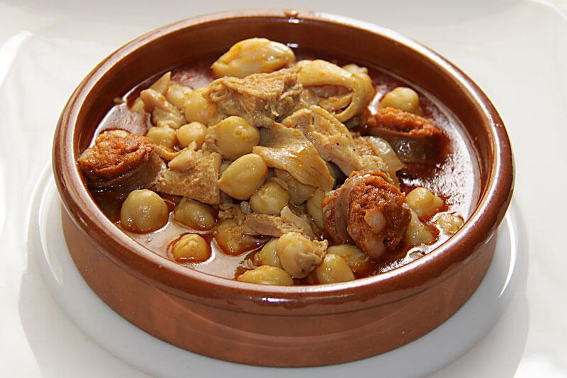 Menudo, o pancita (del español panza) es una sopa tradicional de los países hispanohablantes - Sputnik Mundo, 1920, 05.04.2024